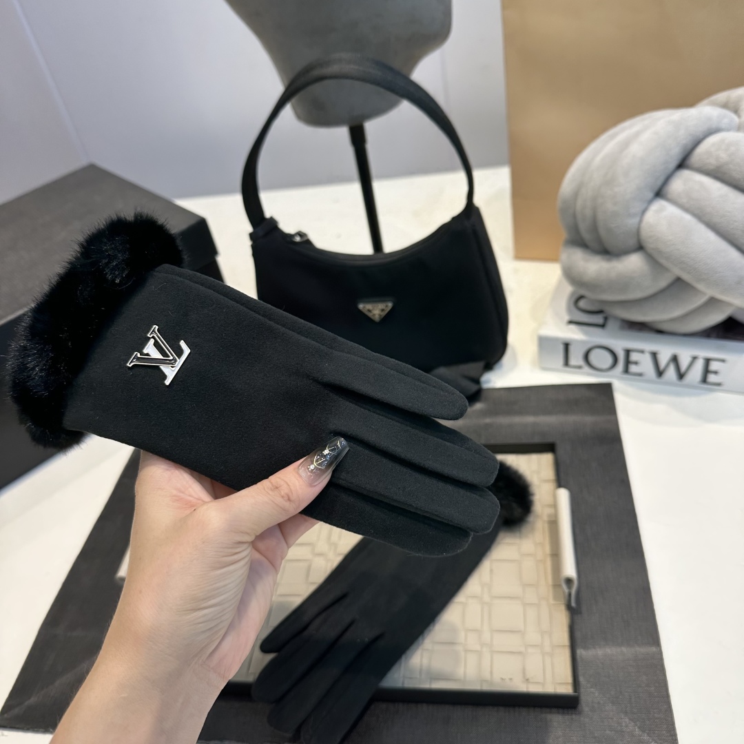 Louis Vuitton Wool Gloves