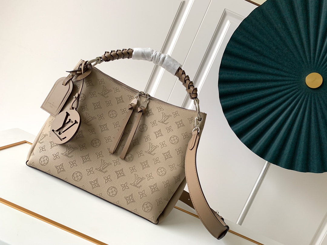 Louis Vuitton M56084 Beaubourg Hobo MM