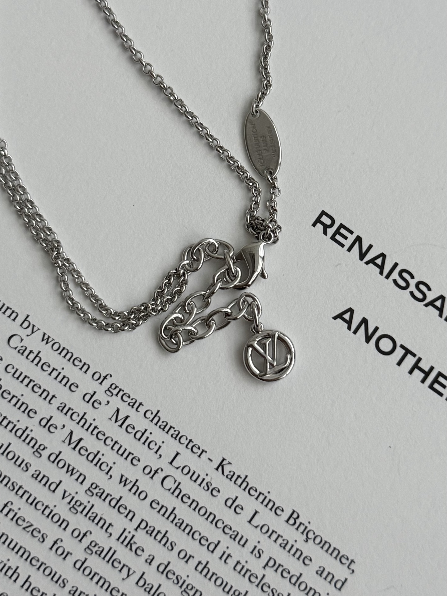 Louis Vuitton Lady LV M02515 GP x Rhinestone Necklace Silvery