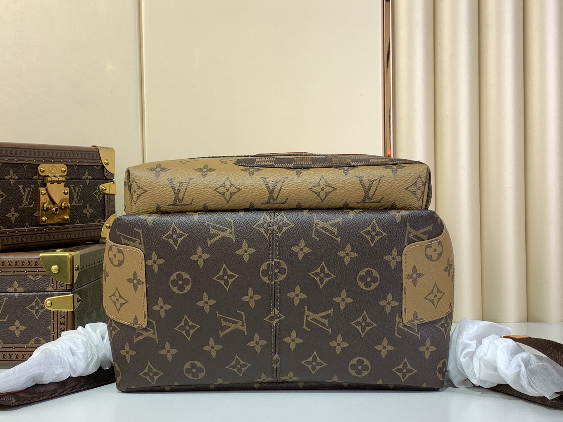 LV M26130 Discovery Backpack PM