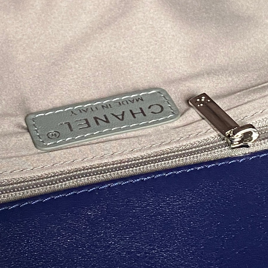 Chanel Vintage Caviar Airport Bag