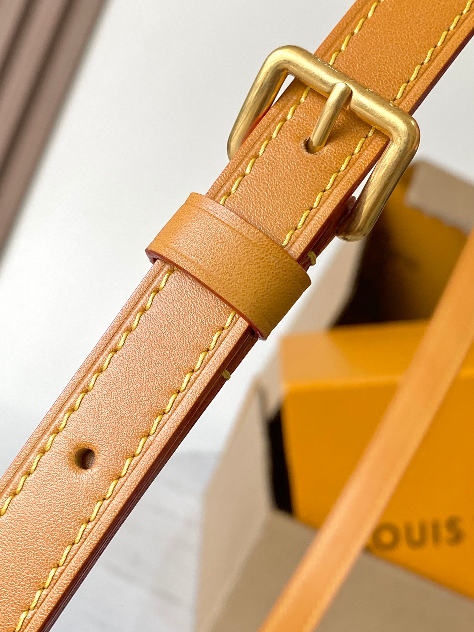 LV M26805 Satchel Wearable Wallet