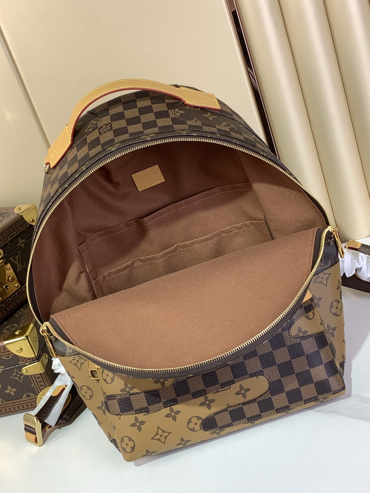 LV M26130 Discovery Backpack PM