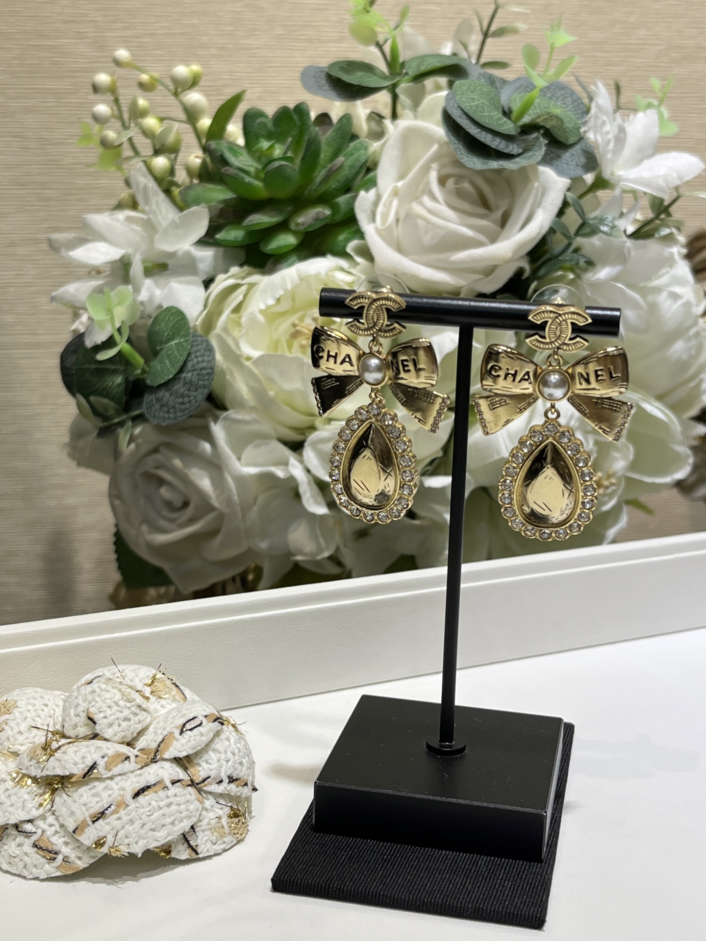 CHANEL Pendant Earrings Metal, Glass Pearls & Diamantés Gold, Pearly White & Crystal