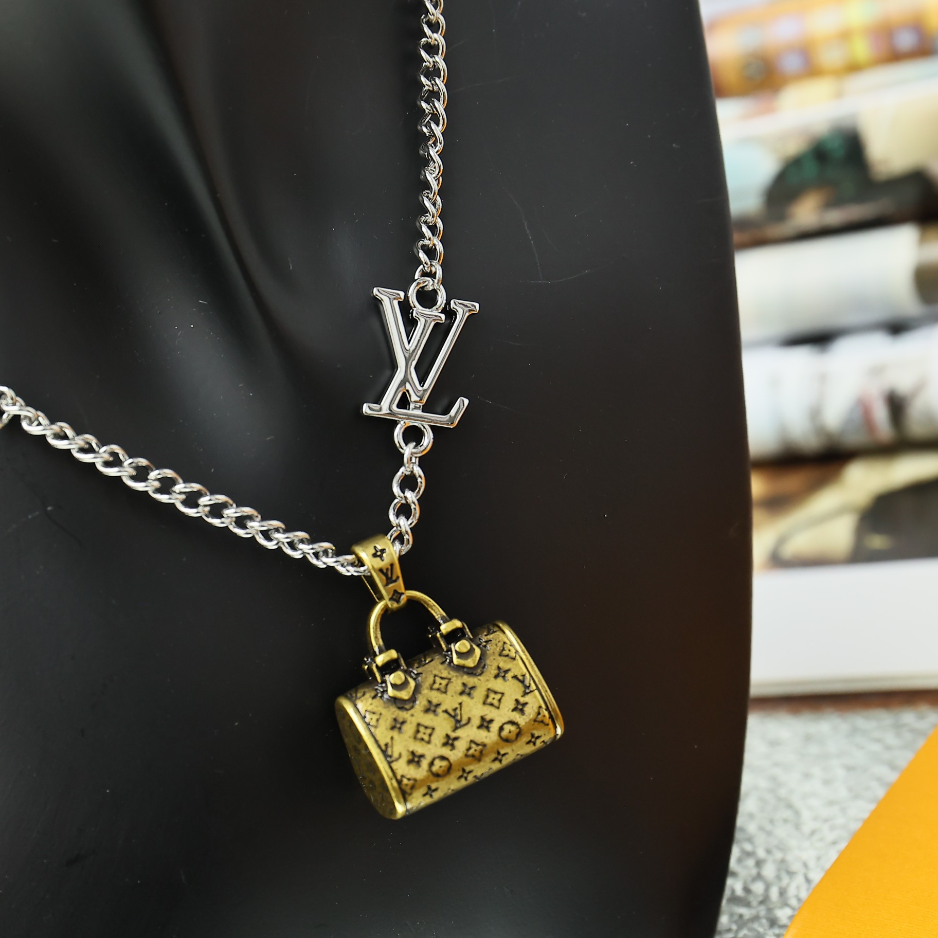 LV Speedy Charm M03094