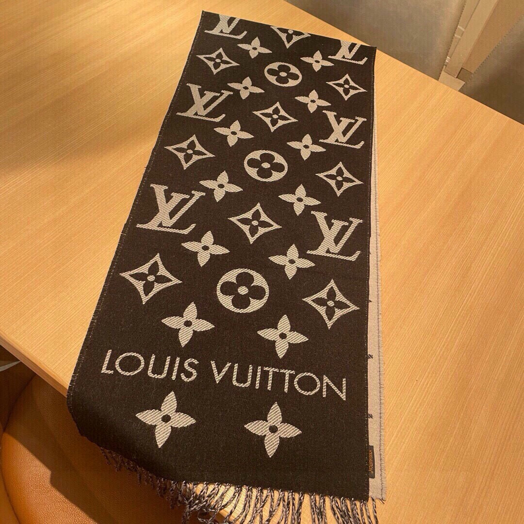 LOUIS VUITTON M77853 LV Essential scarf