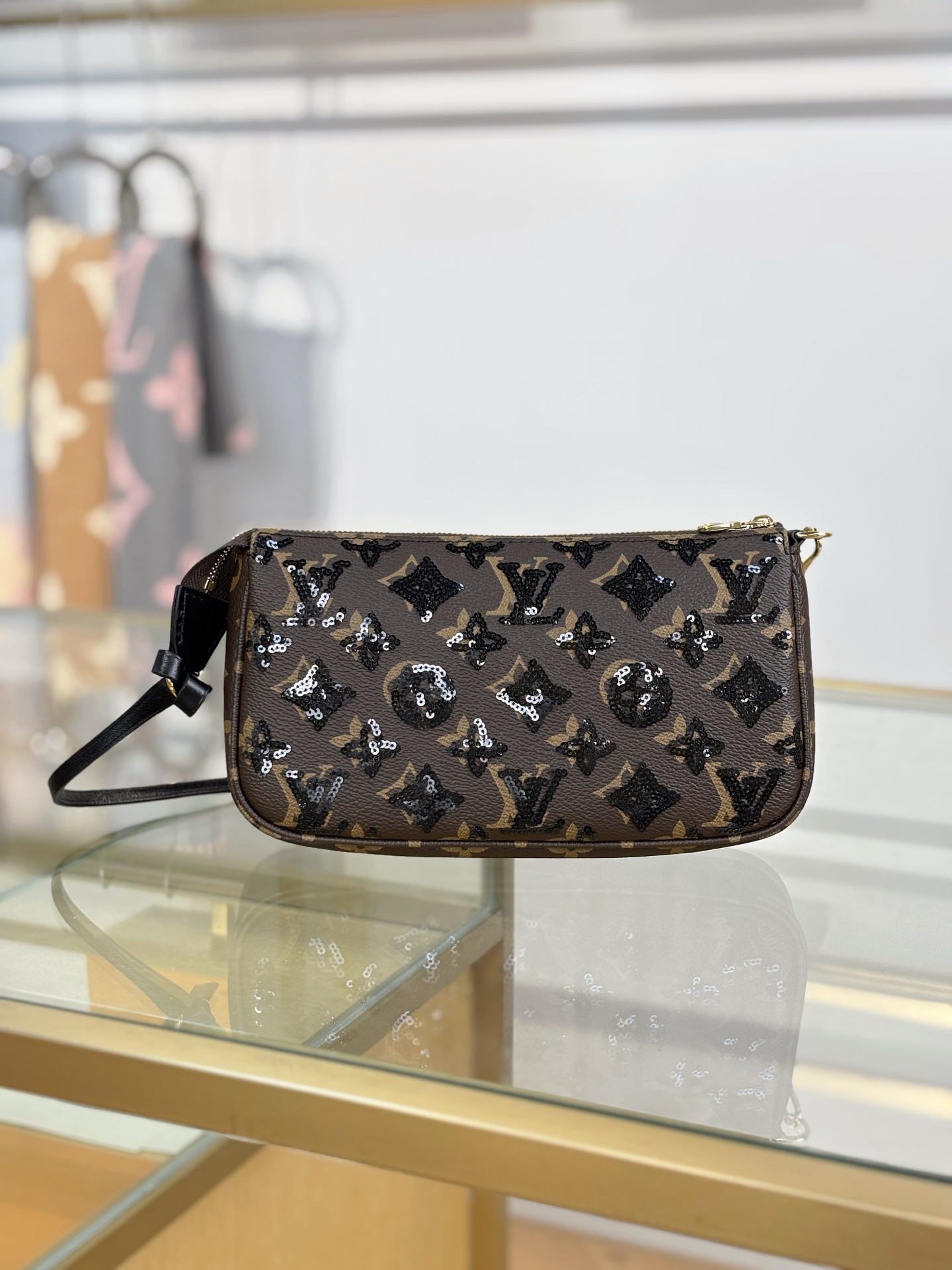 LV M26473 Pochette Accessoires