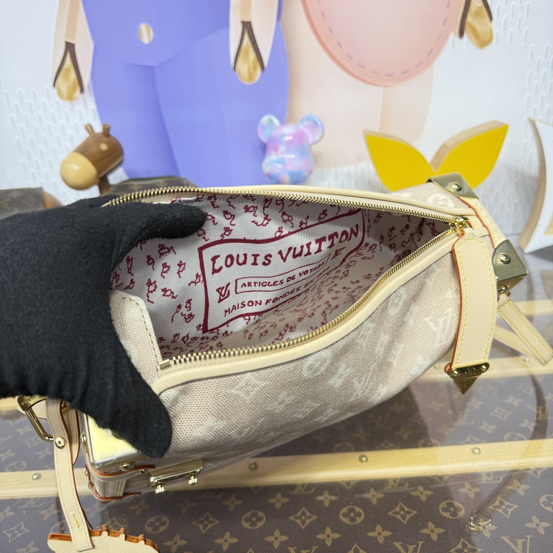 Louis Vuitton M15154 Side Trunk GM – Grace Coddington Edition