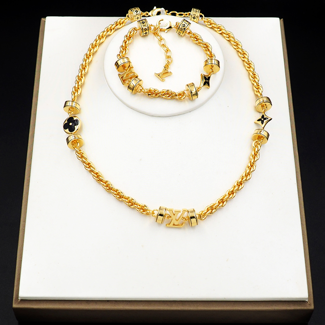 LOUIS VUITTON Wire Necklace