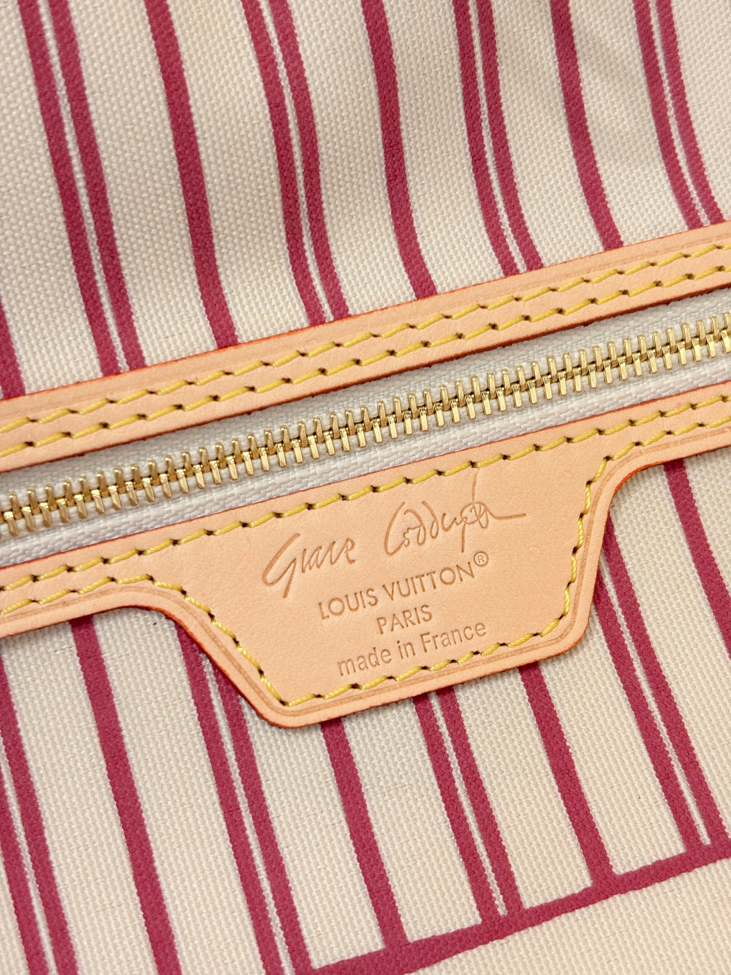 LV M15124 Neverfull Inside Out GM