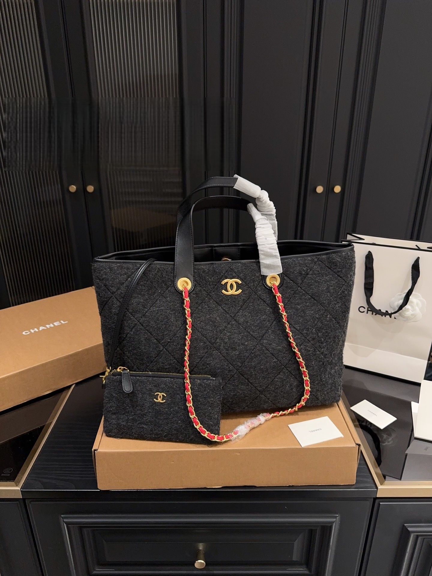 CHANEL Maxi Shopping Bag