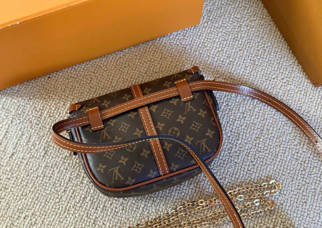 LOUIS VUITTON M27096 Solo