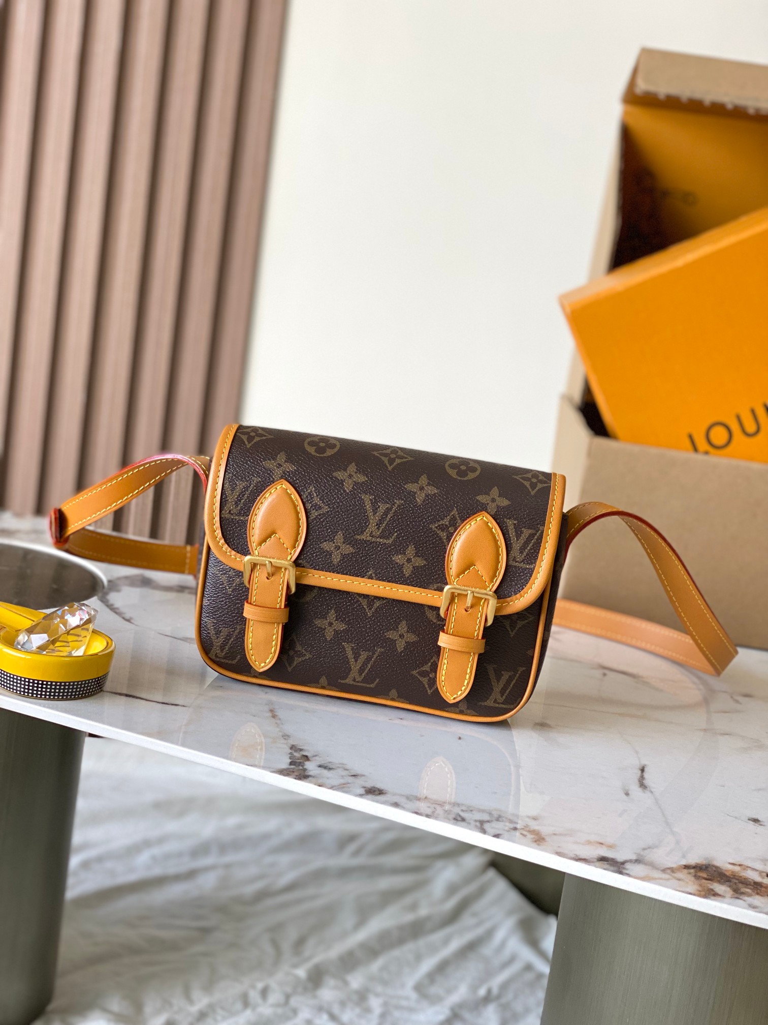 LV M26805 Satchel Wearable Wallet