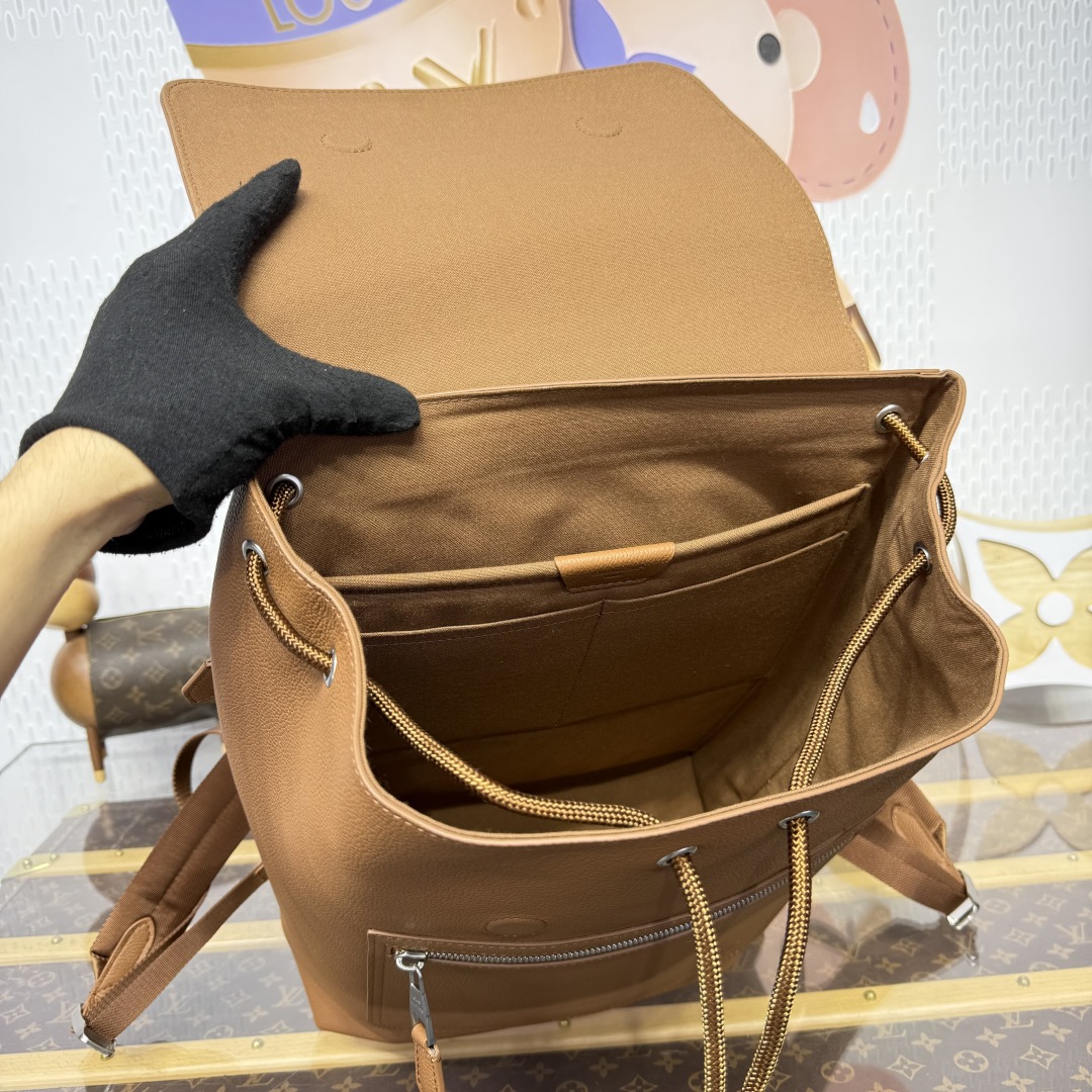 LV M26023 Fastline Backpack