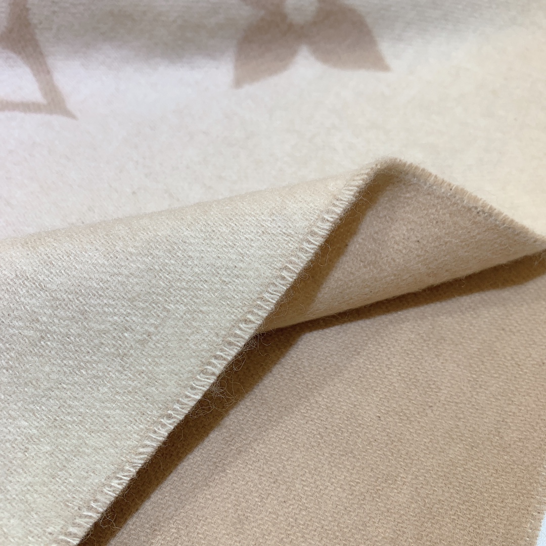 LOUIS VUITTON M78123 Reykjavik Scarf