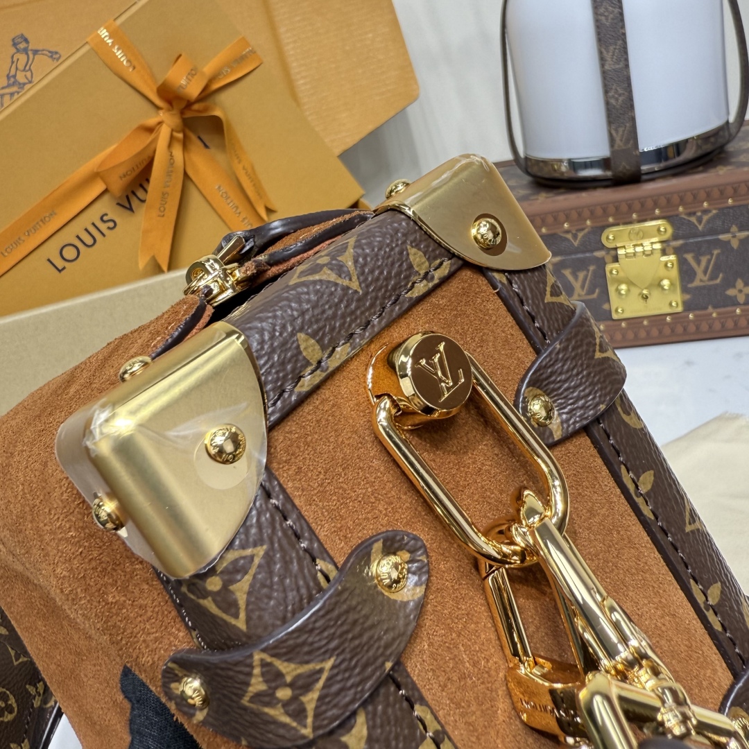 LV M15072 Side Trunk MM