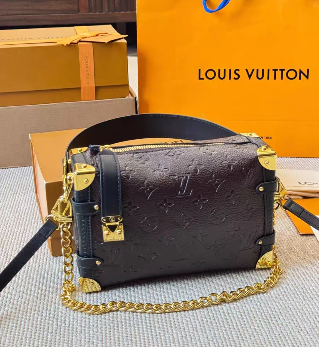 LOUIS VUITTON M26304 Side Trunk MM