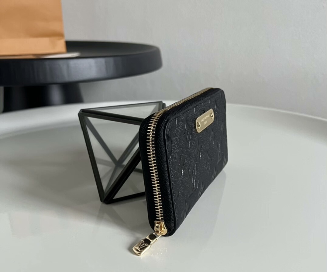 LV M12425 Margot Wallet