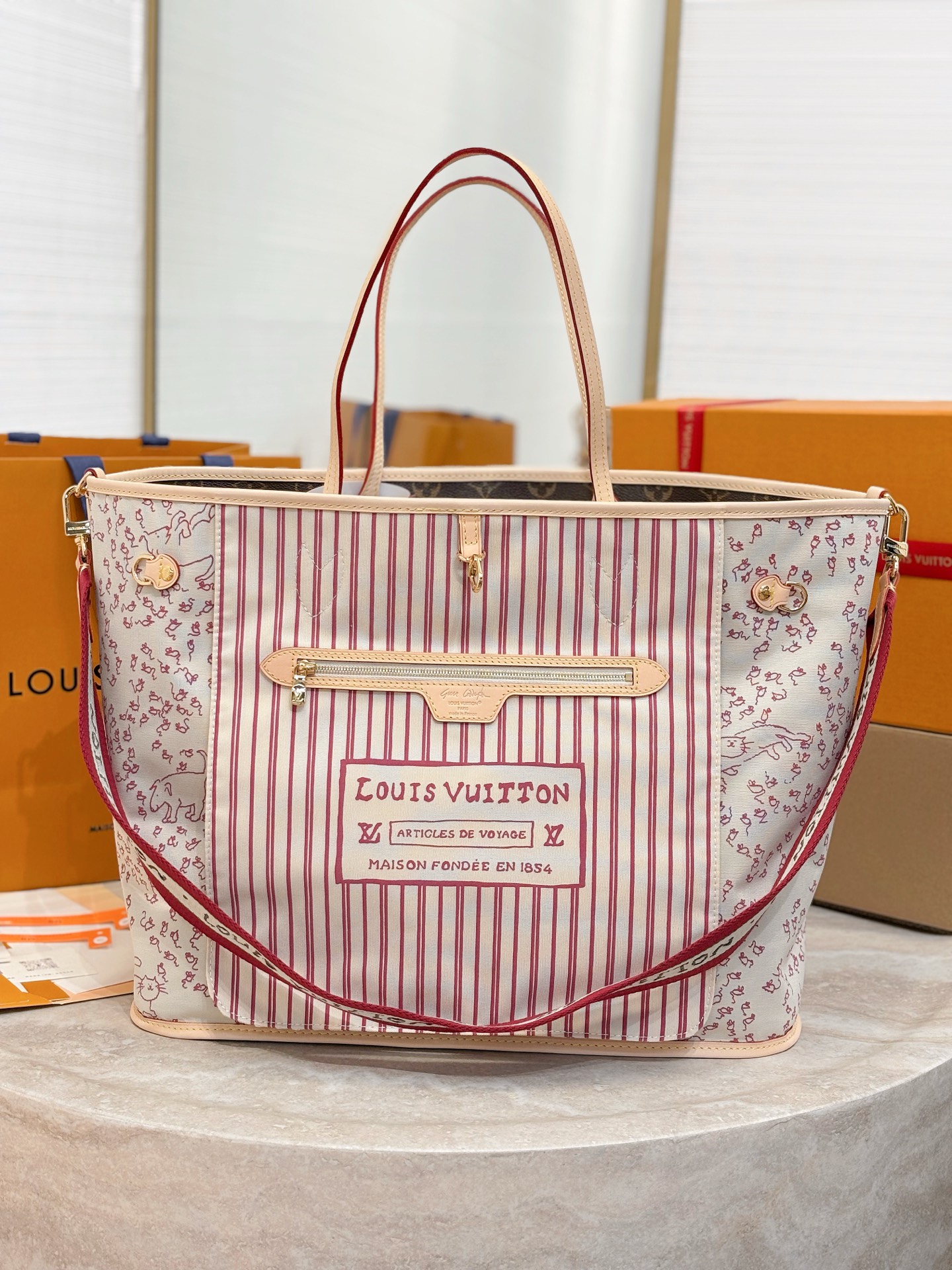 LV M15124 Neverfull Inside Out GM