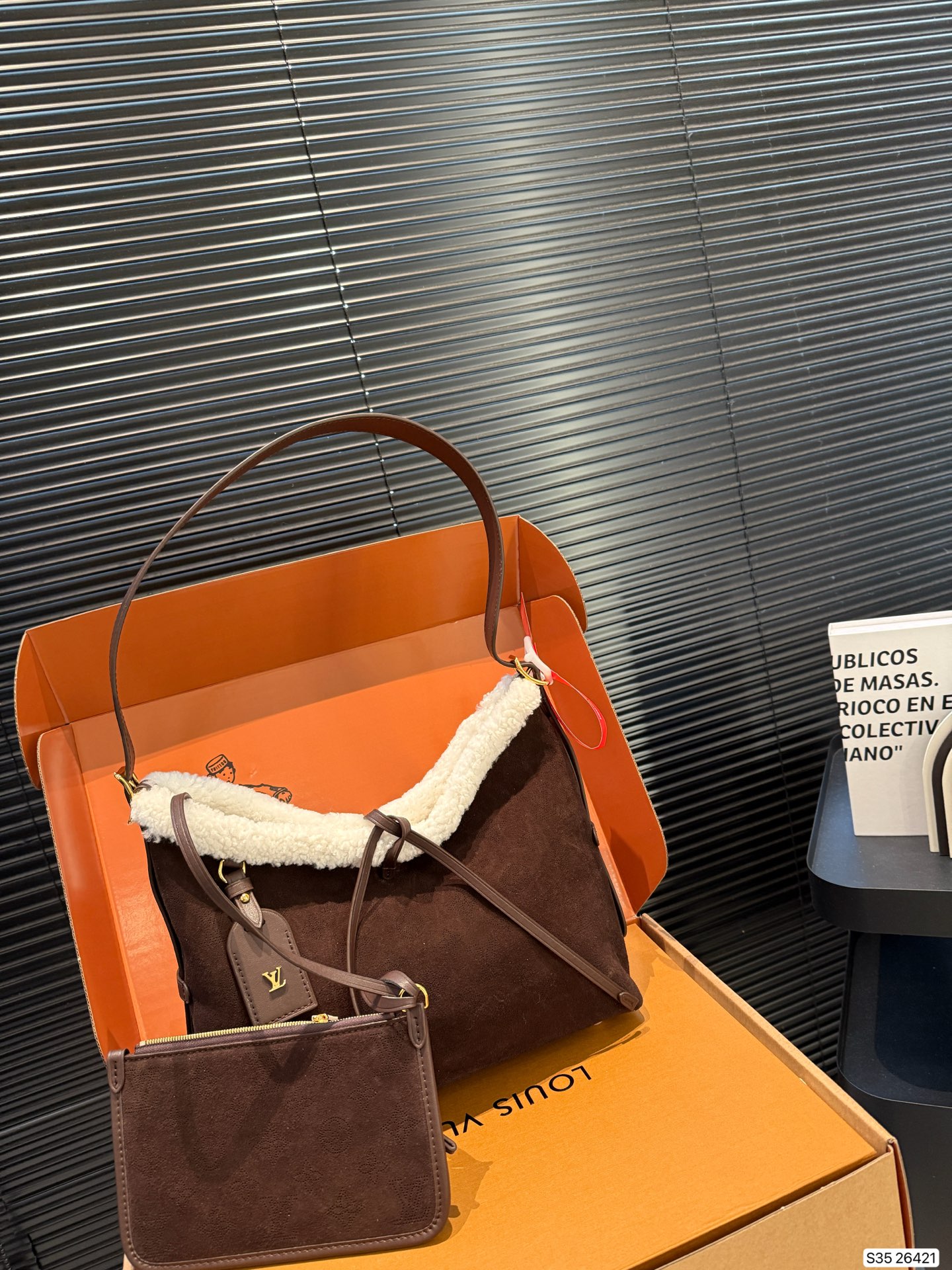 LOUIS VUITTON M26421 CarryAll PM