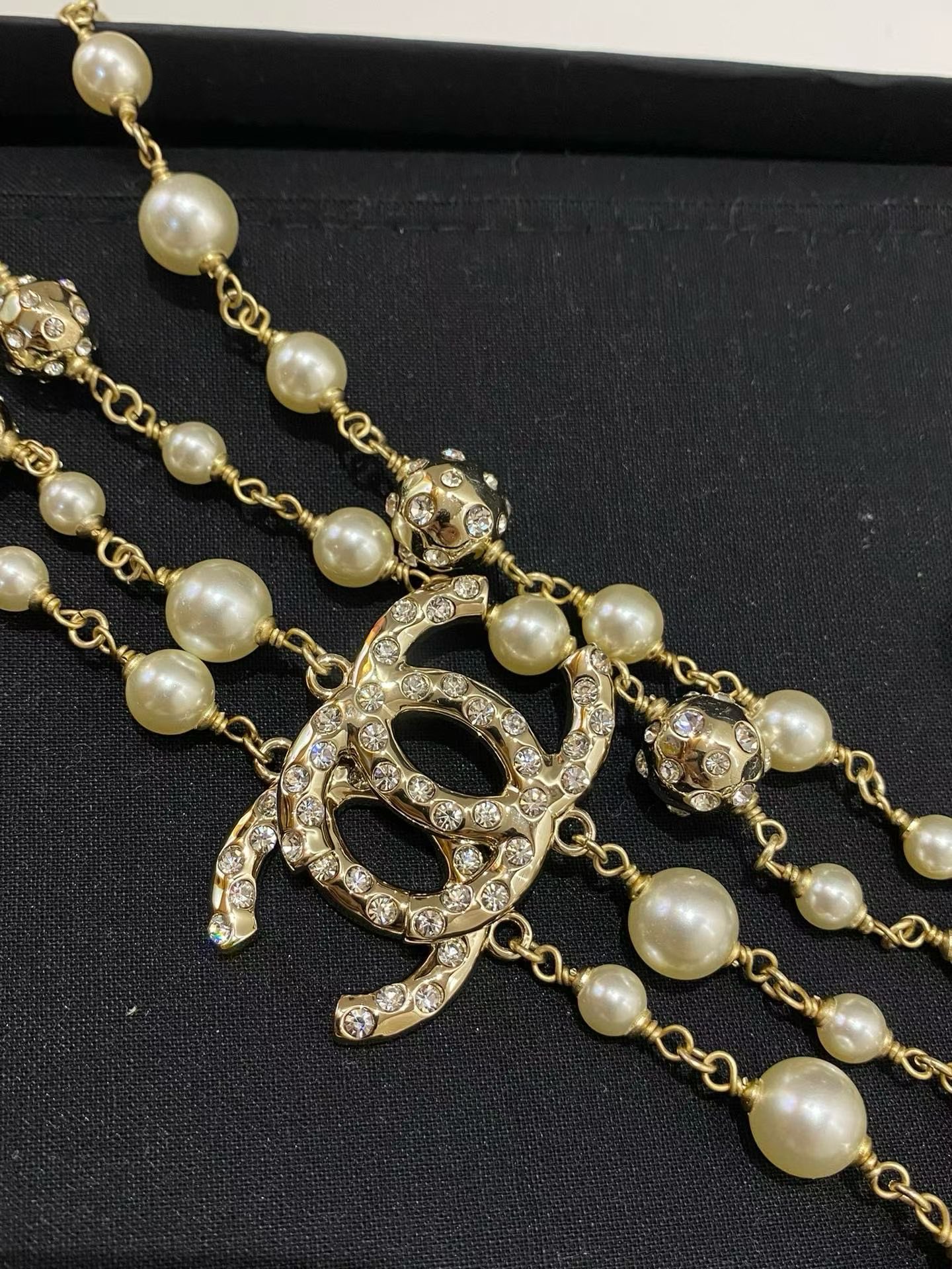 CHANEL Pearl Chain Necklace