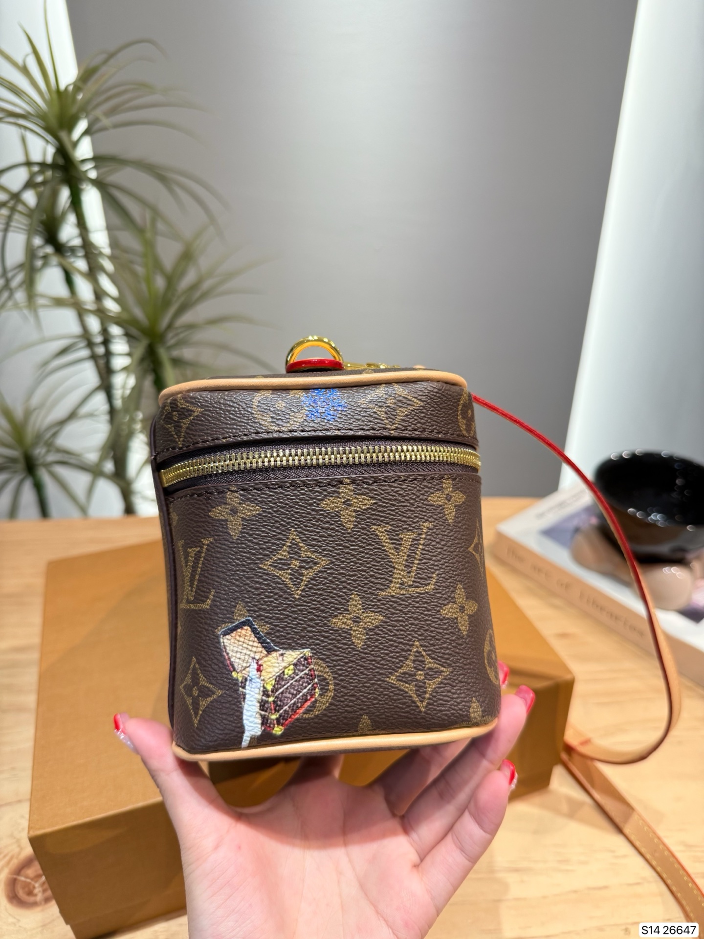 LOUIS VUITTON M26647 Nice Mini