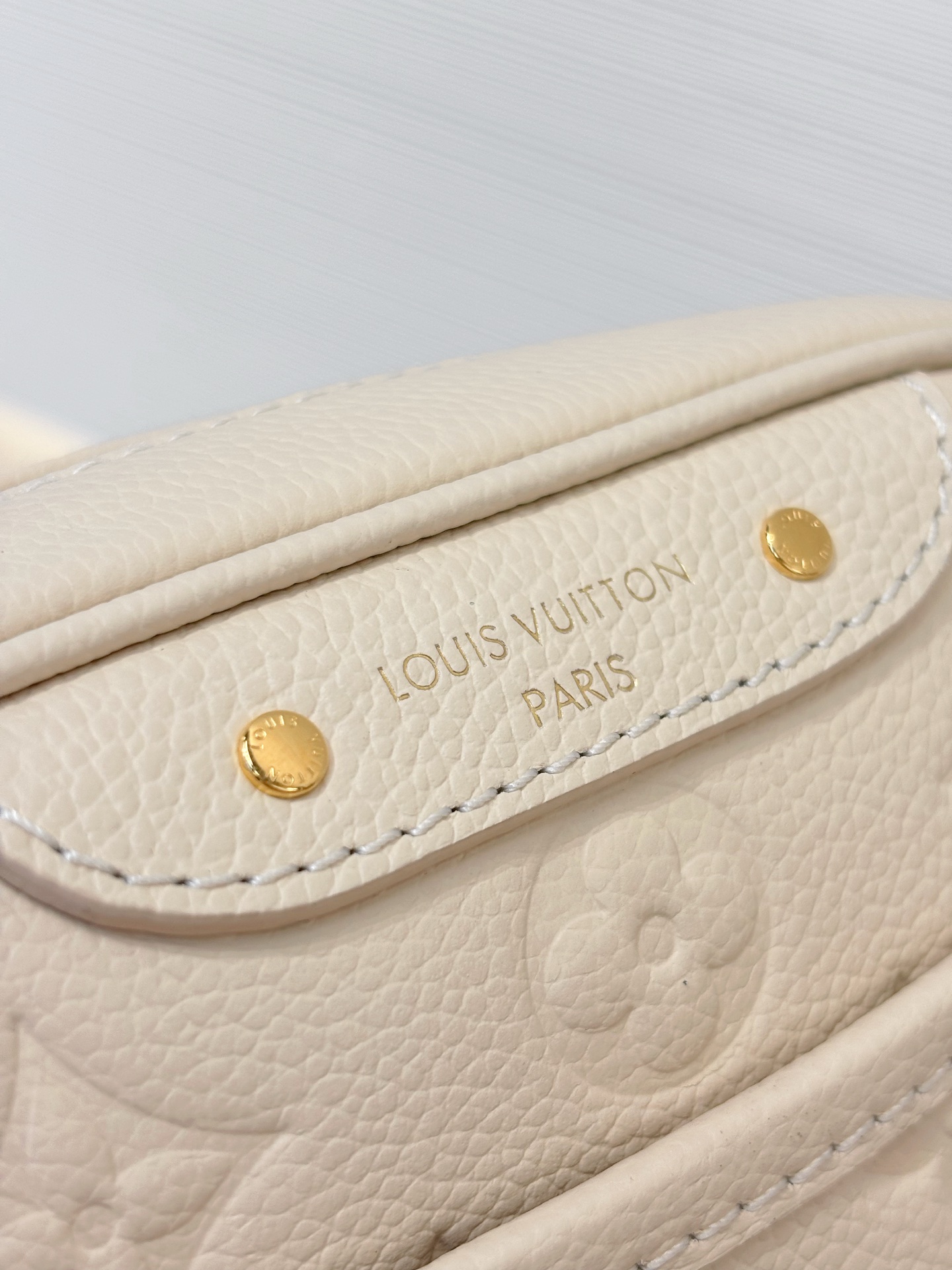 LV M26509 Tiny Camera Bag