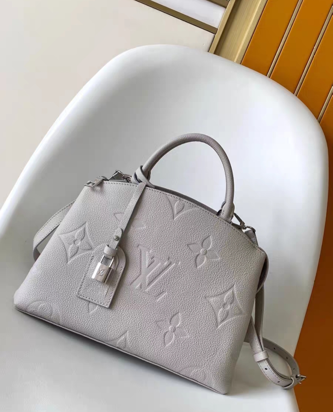 LOUIS VUITTON M13803 Petit Palais