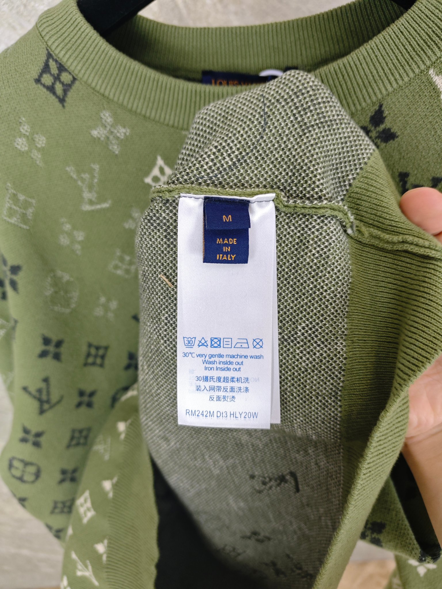 LV 1AJBTL Nouveau Pull Monogram