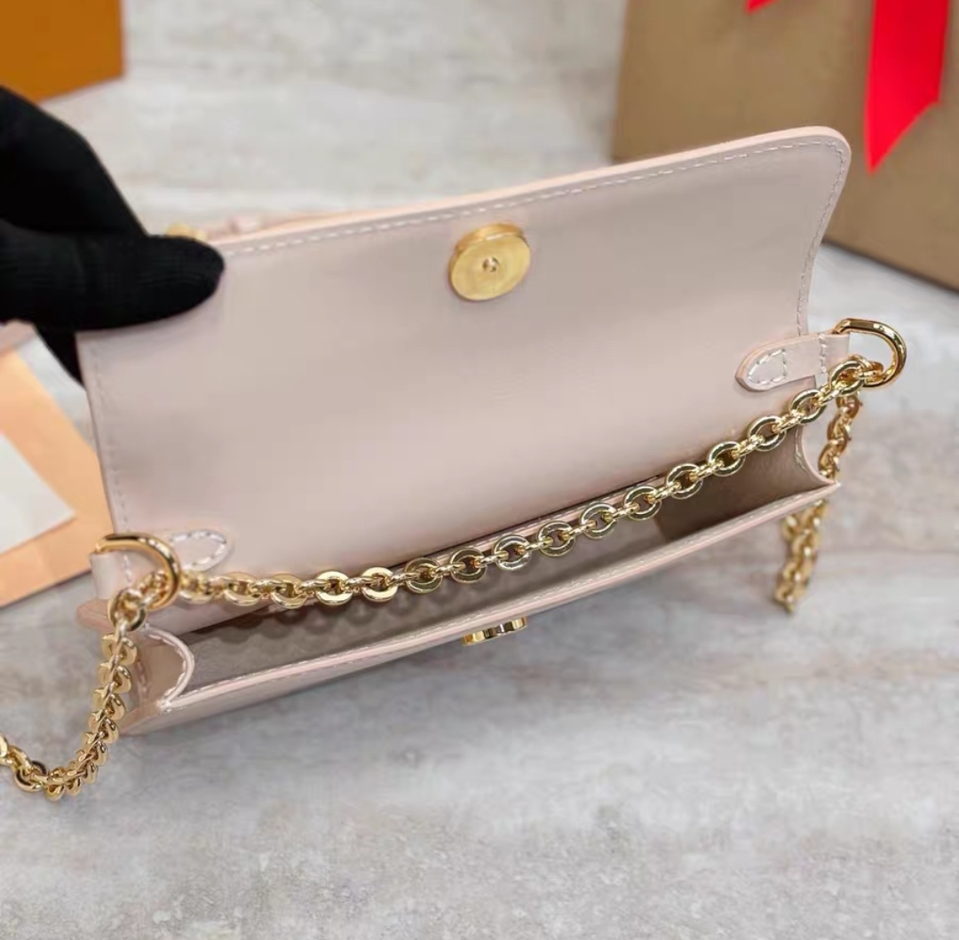 LOUIS VUITTON M14581 Wallet On Chain LV Bloom