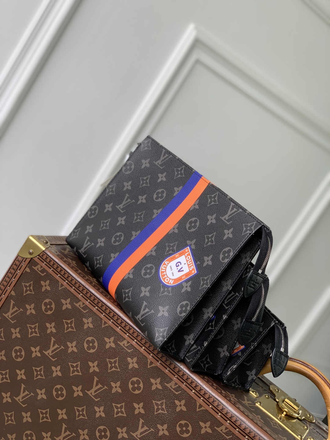 LOUIS VUITTON P01957 Customisable Trio Toilet Pouch Mon Monogram