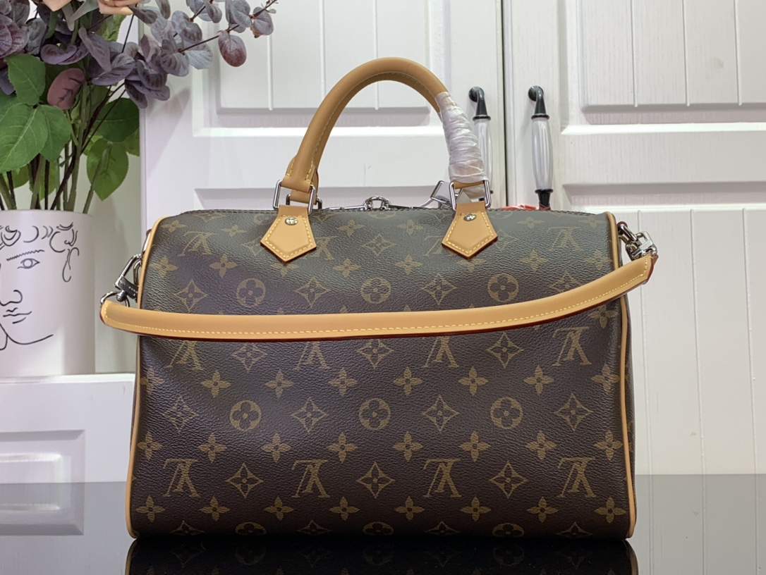 LOUIS VUITTON M12803 57th Street NYC Speedy Soft 30
