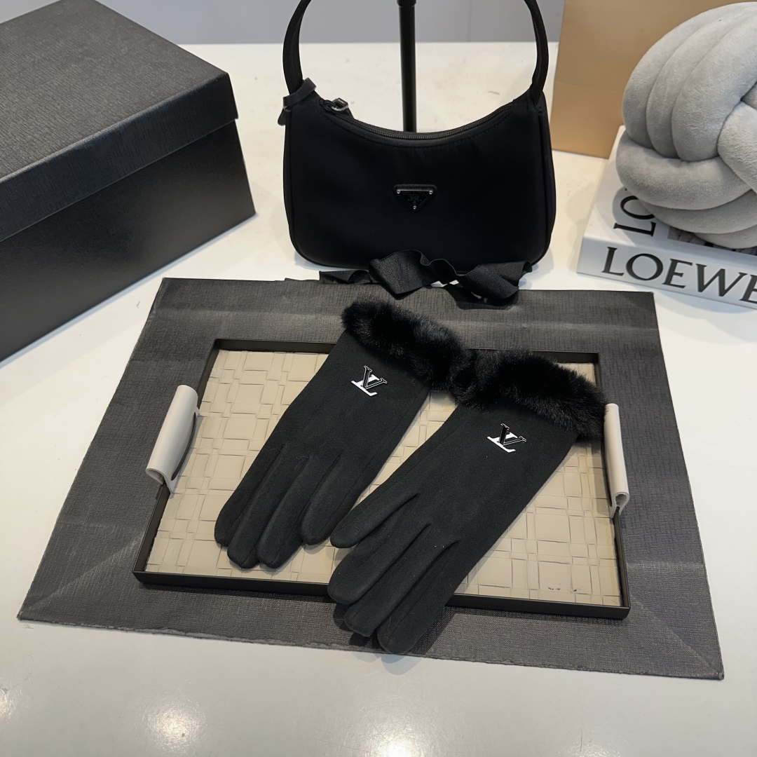 Louis Vuitton Wool Gloves