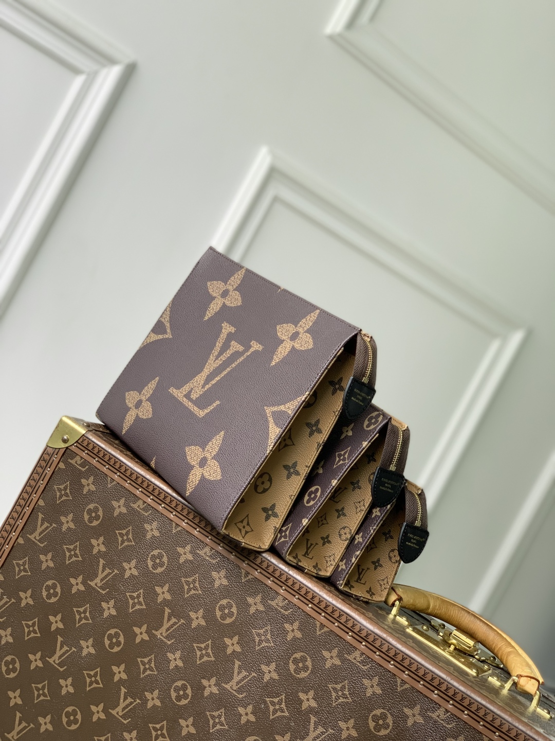 LOUIS VUITTON M11248 Trio Toilet Pouch