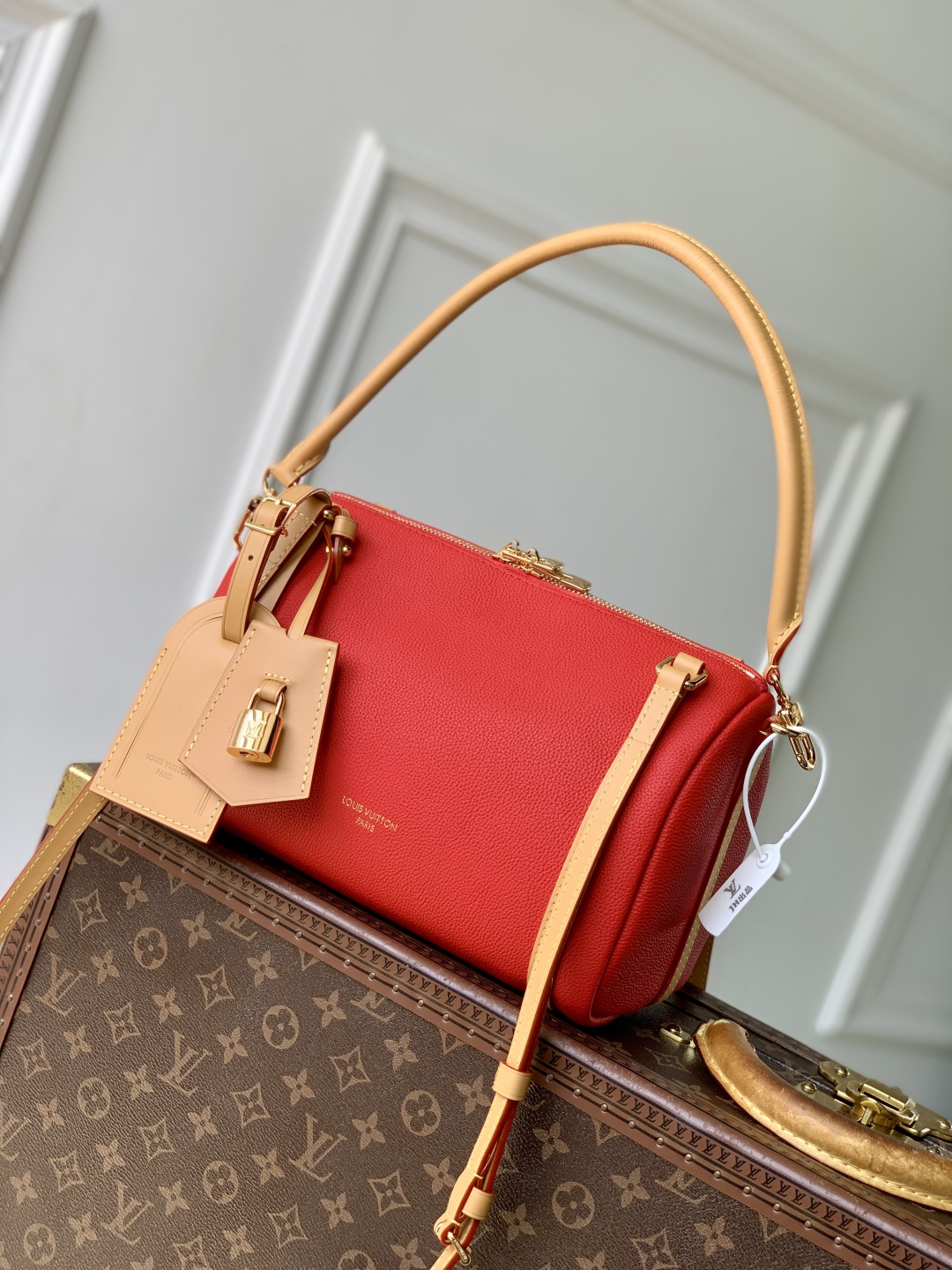 LOUIS VUITTON M26905 Express Red