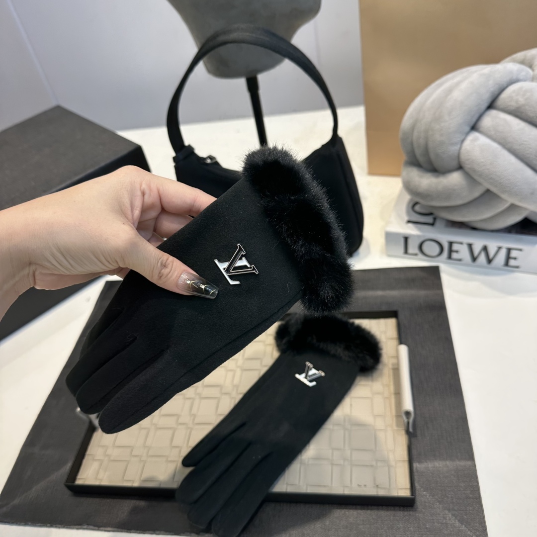 Louis Vuitton Wool Gloves