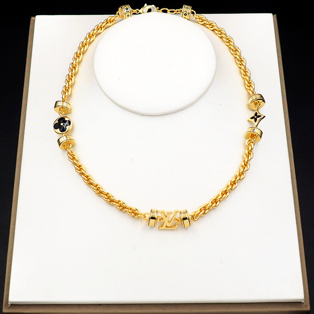 LOUIS VUITTON Wire Necklace