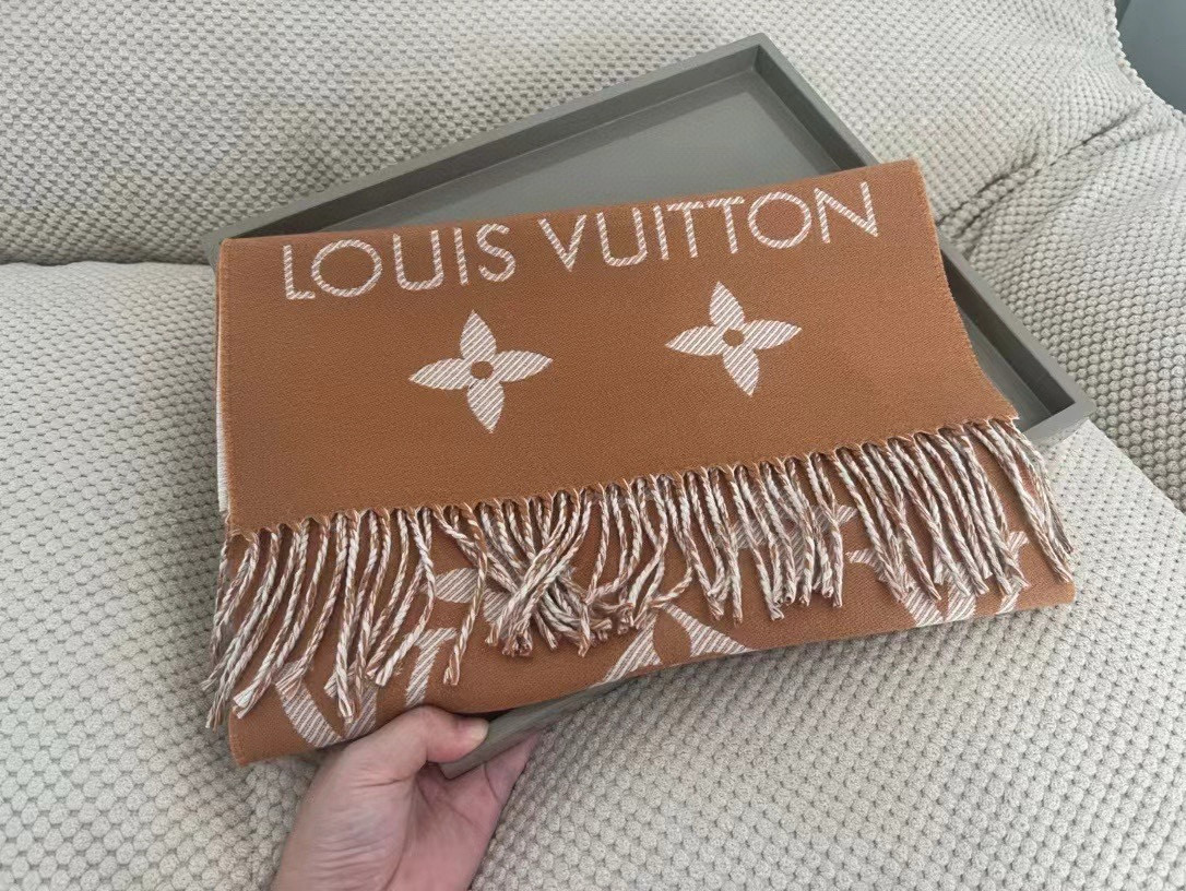 LOUIS VUITTON M78935 LV Essential Scarf