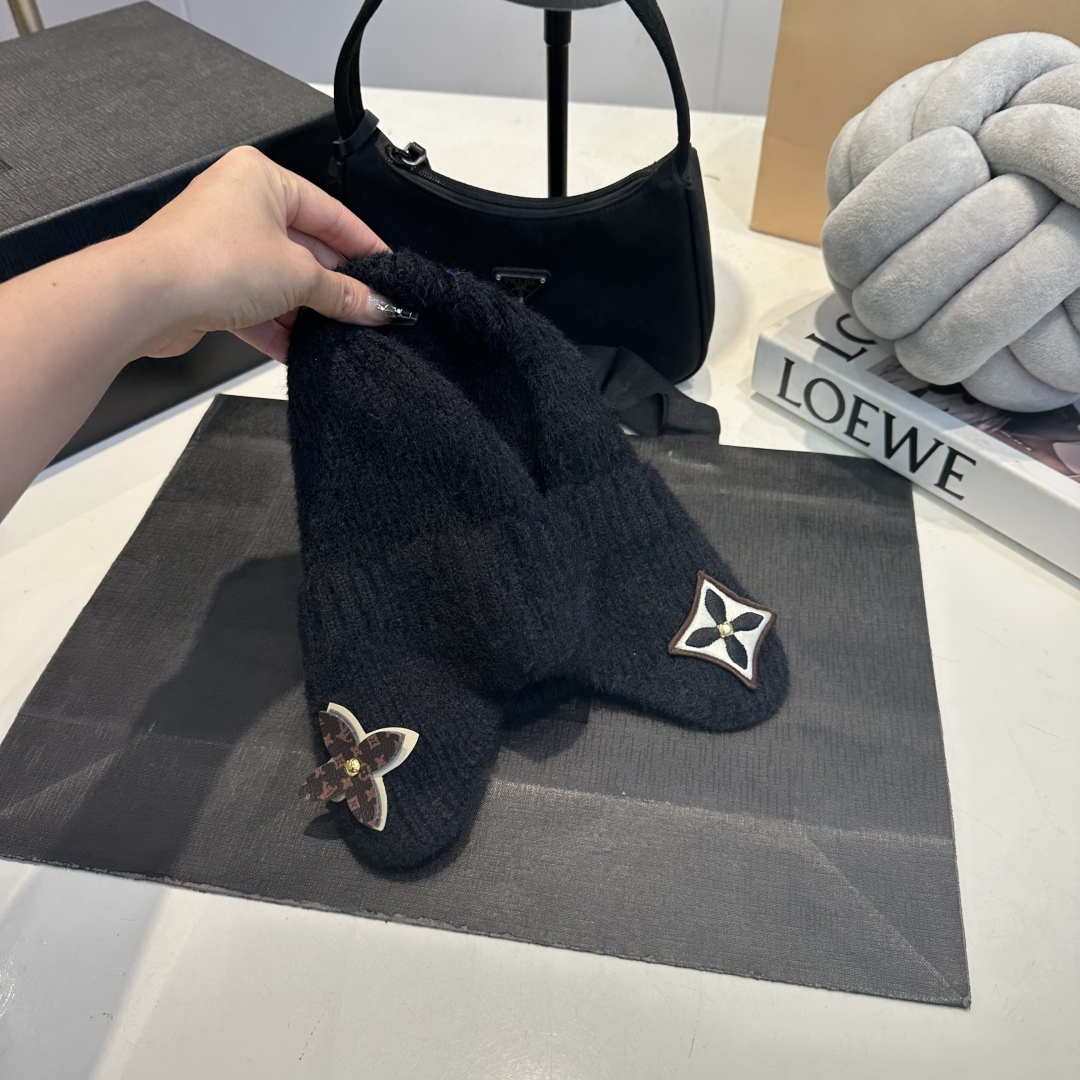 Louis Vuitton Earflap Beanie black