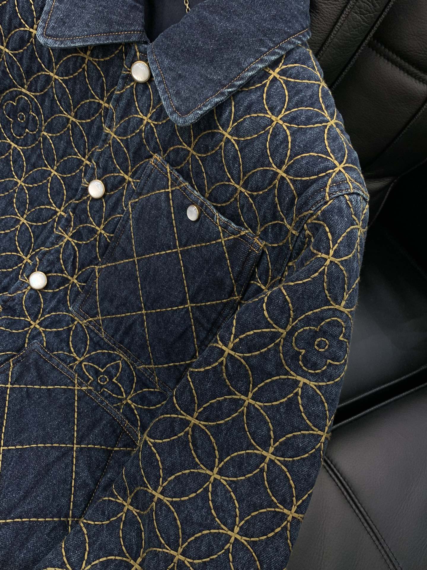 Louis Vuitton1AILM7 Embroidered Denim Blouson
