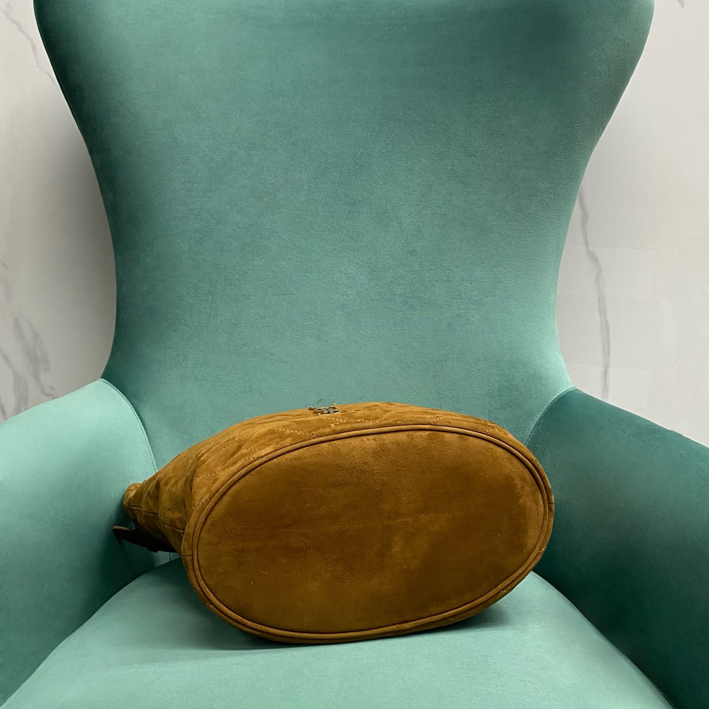 YSL NIKI supple bucket in suede