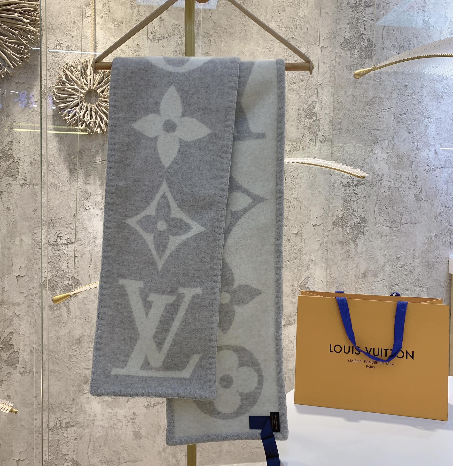 LOUIS VUITTON Cashmere Scarf