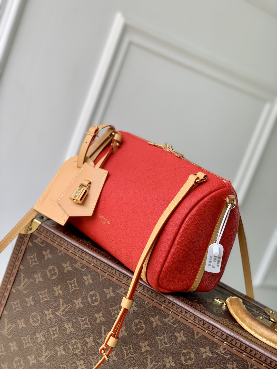 LOUIS VUITTON M26905 Express Red