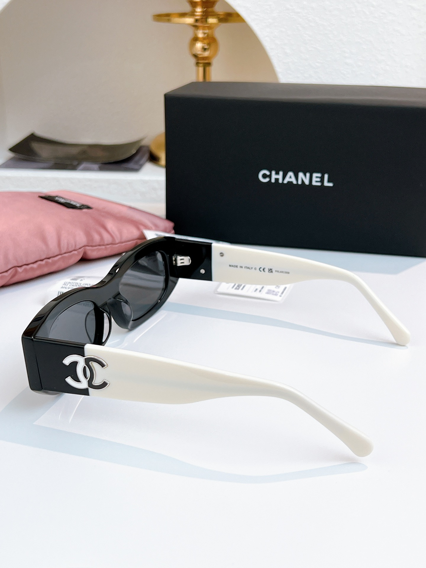 CHANEL Sunglasses