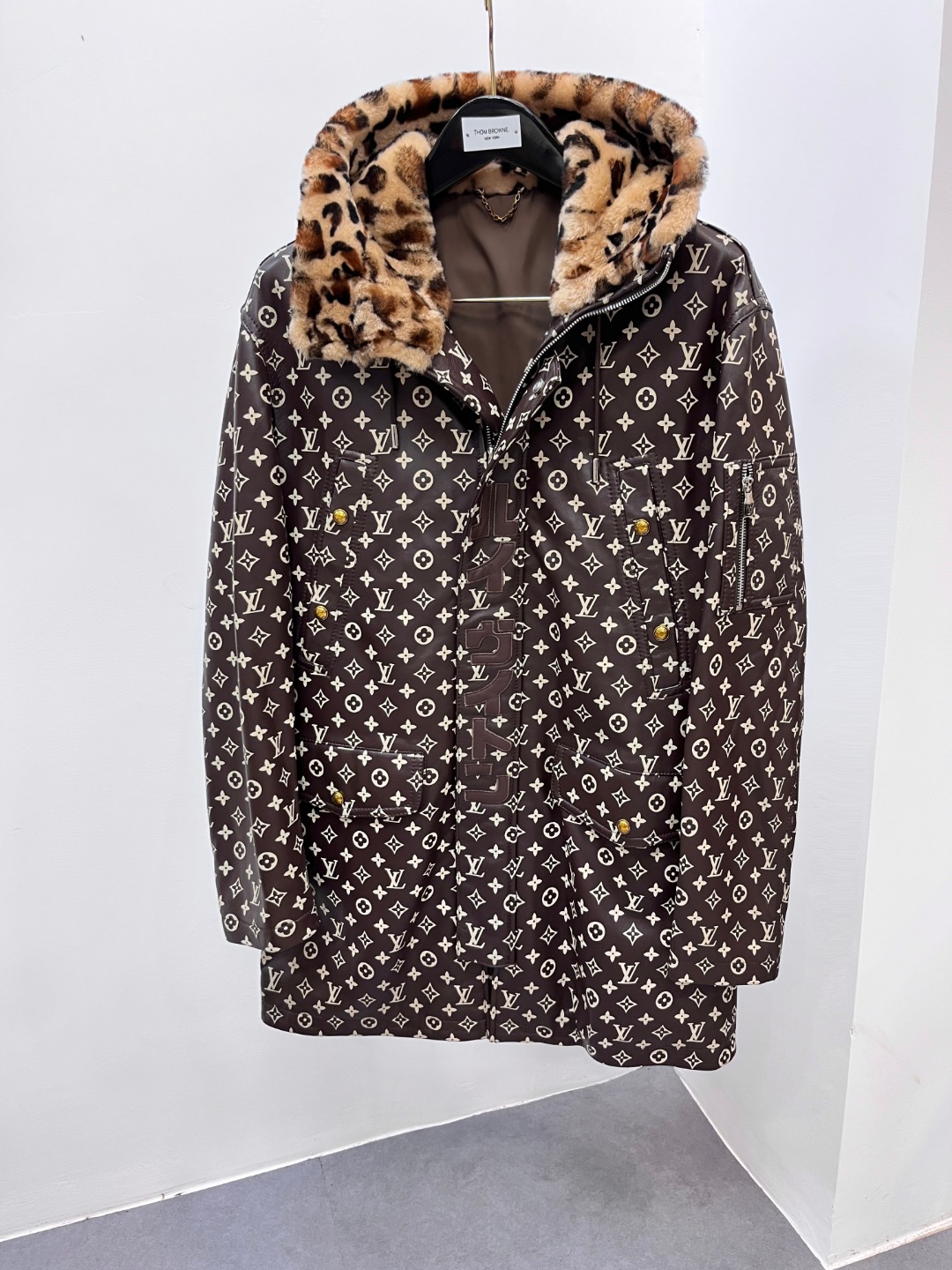 LV 1AIMZ0 Monogram Leather Parkaleopard