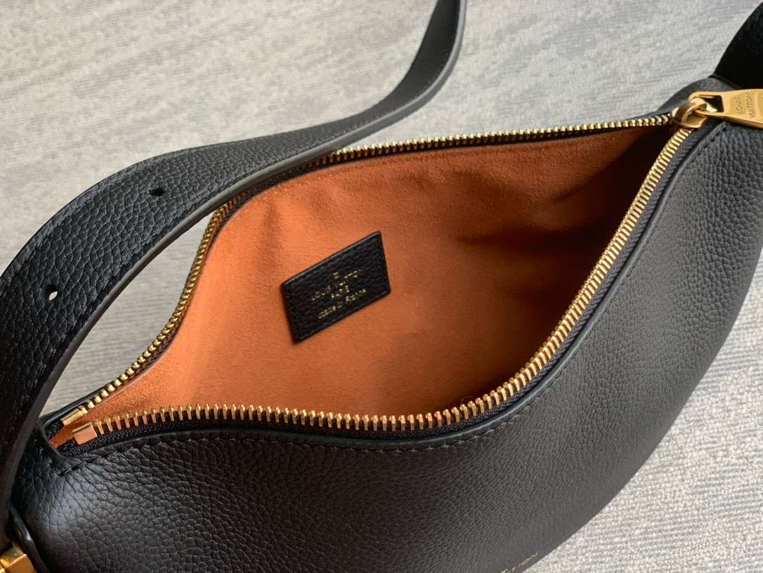 LOUIS VUITTON M11429 Low Key Bumbag