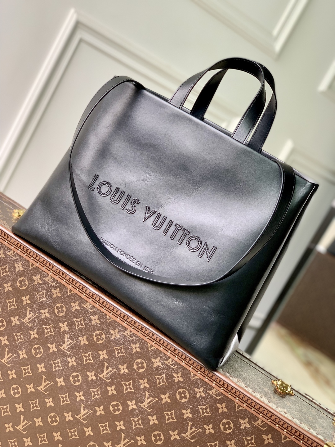 LOUIS VUITTON M13979 Shopper Tote MM