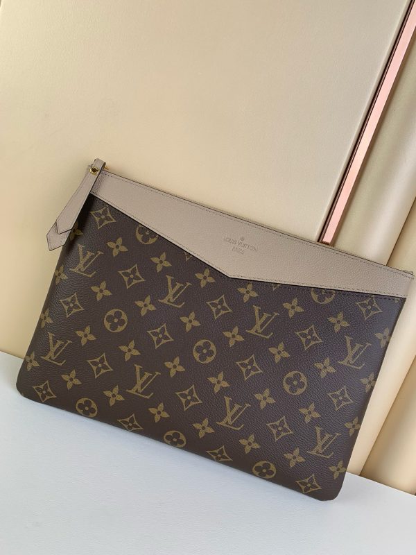 Louis Vuitton Monogram Black M62048 Daily Pouch
