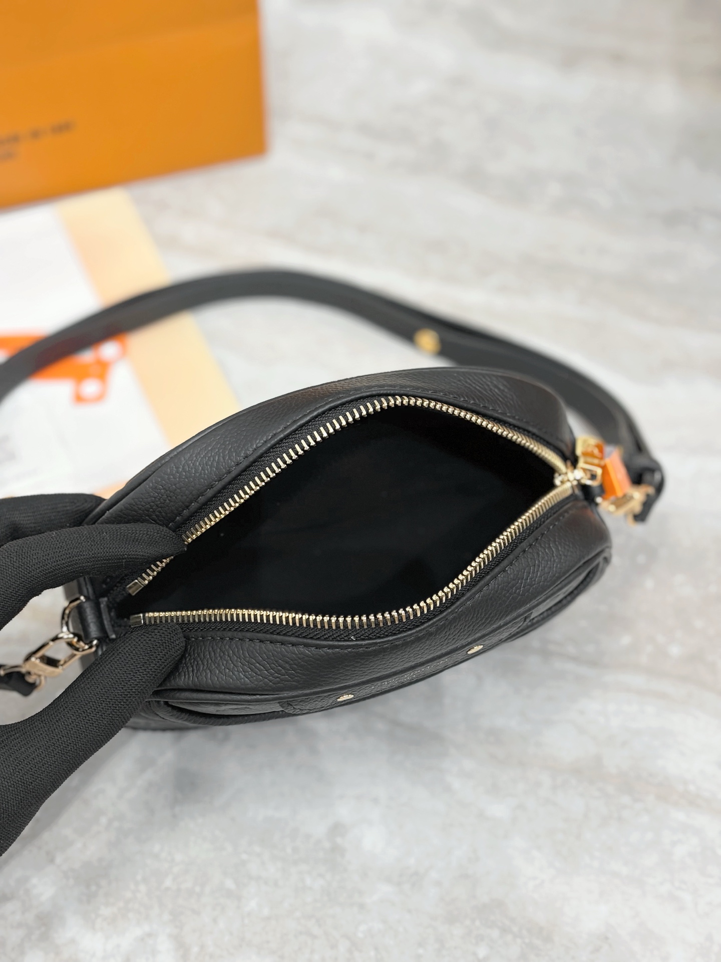 LV M26509 Tiny Camera Bag