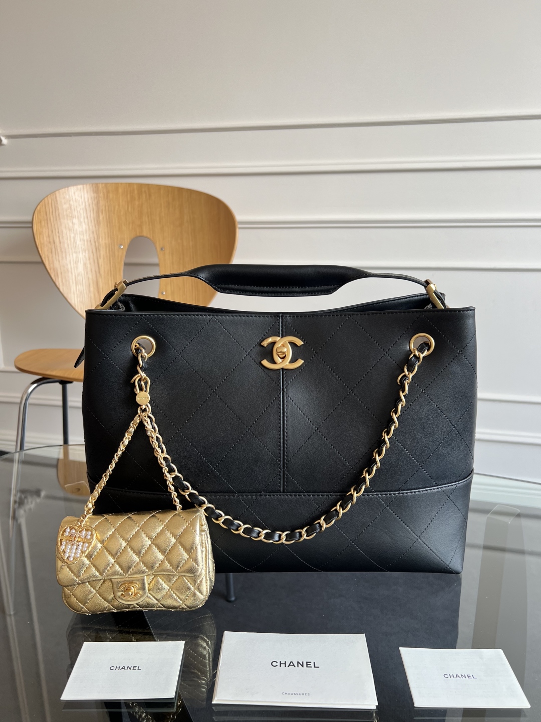 Chanel 2024/25 Métiers d’art Shopping Bag Calfskin & Gold-Tone Metal Black